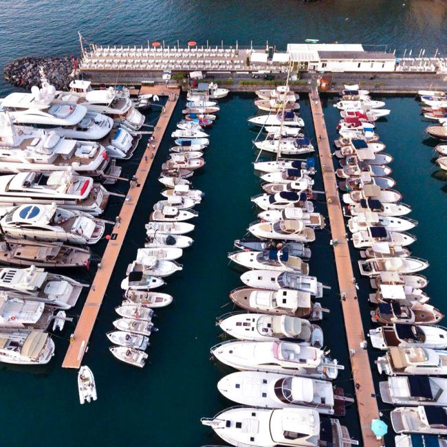 sorrento-boat-service-marina-di-cassano-mooring-yacht.jpg